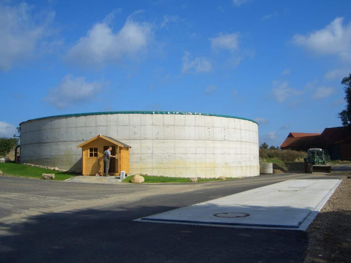 Ondergrondse weegbrug bij een biogasinstallatie
