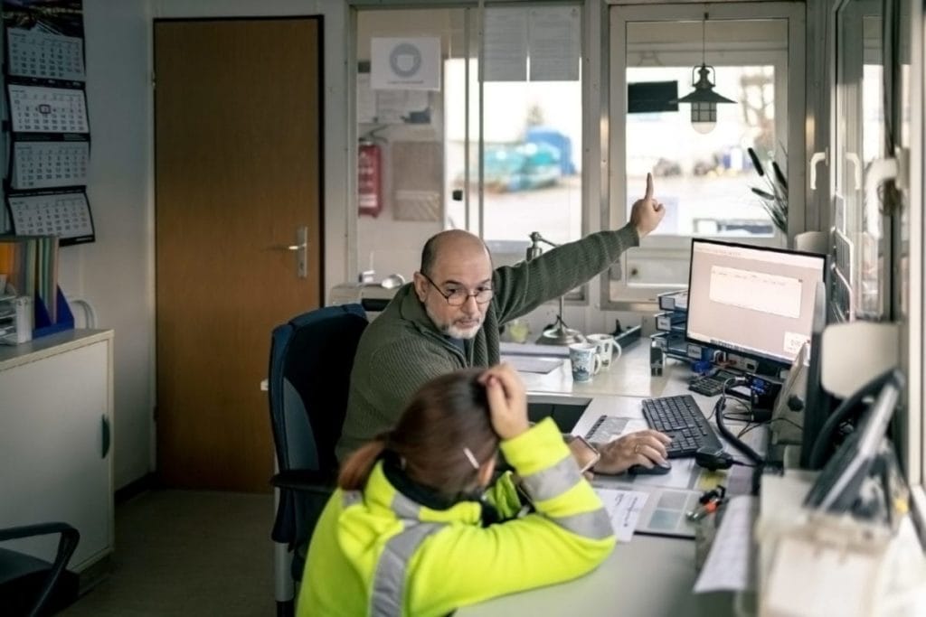 Essmann expert Sharam Gödel aan het werk