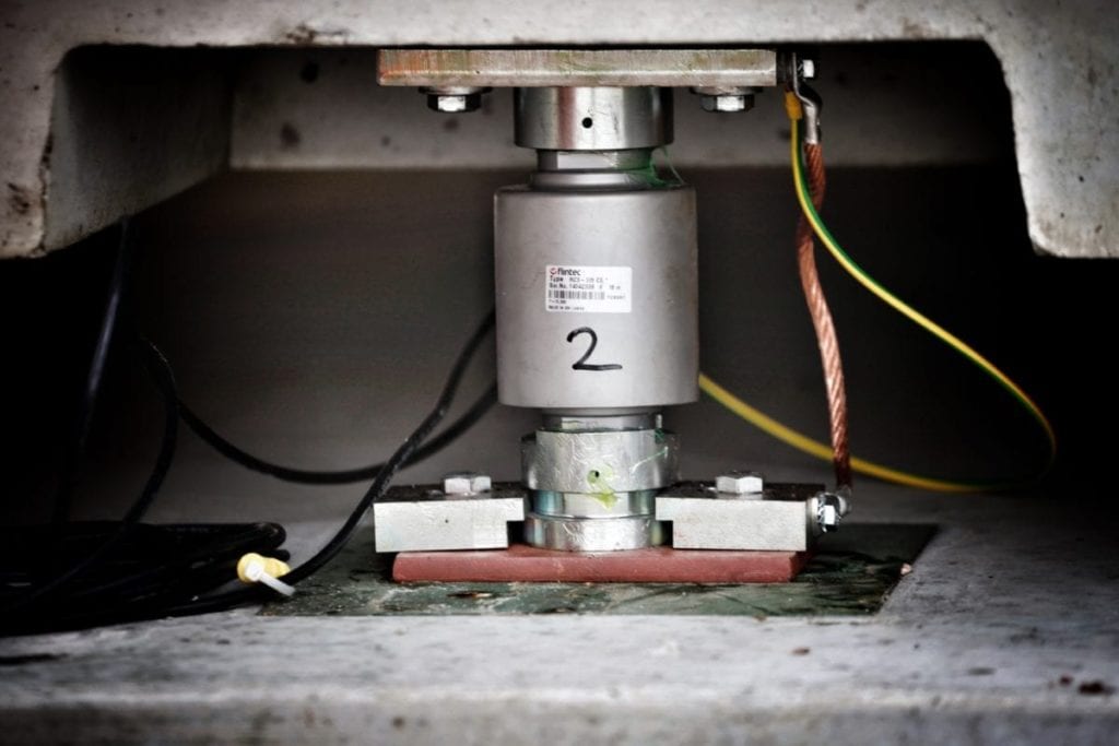 ESSMANN load cells van Flintec in een bovengrondse weegbrug voor vrachtwagens